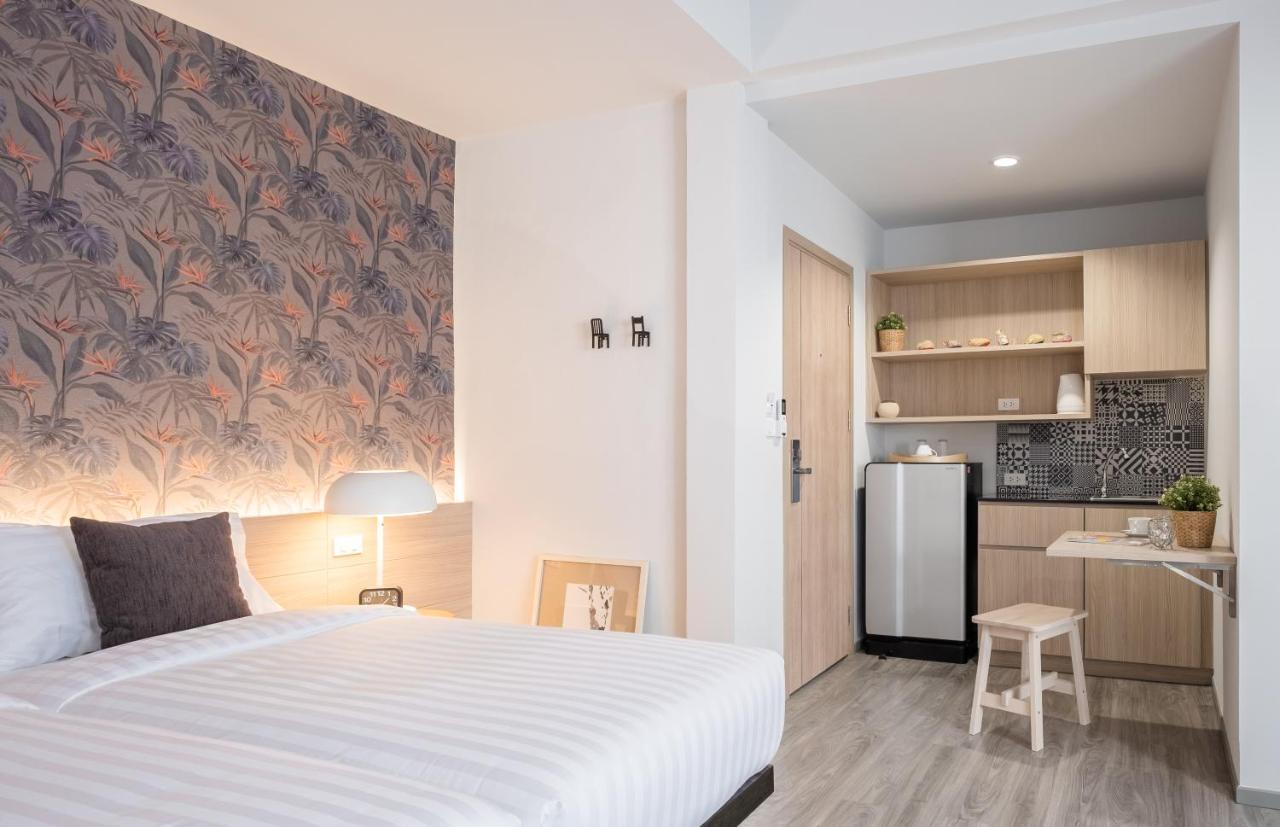 China Cozy Asoke Hotel Bangkok Bagian luar foto