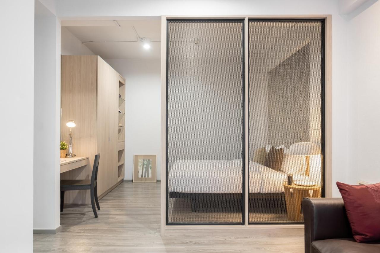 China Cozy Asoke Hotel Bangkok Bagian luar foto