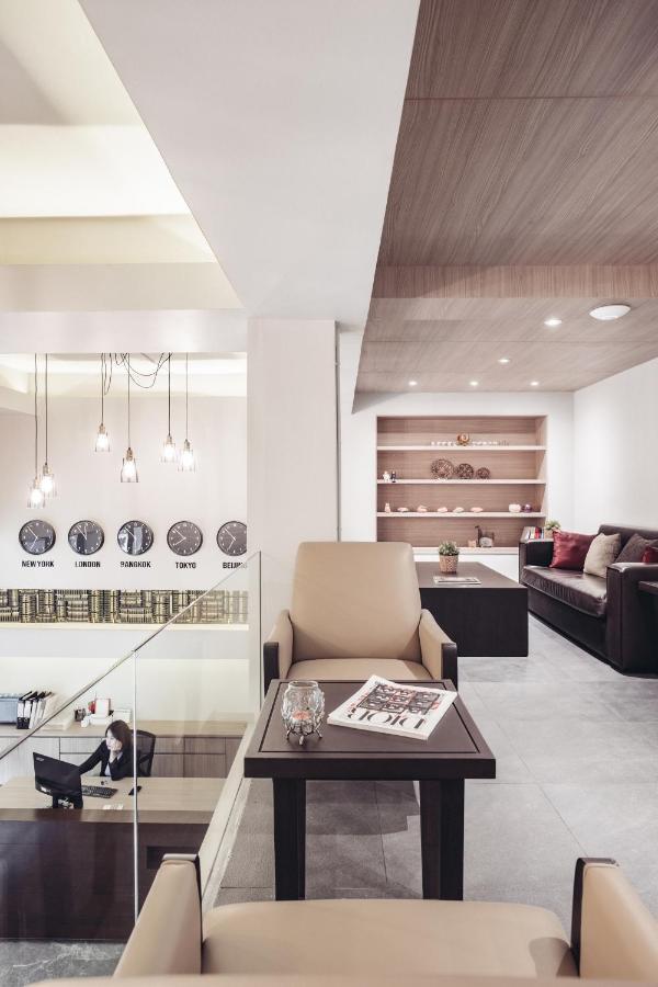 China Cozy Asoke Hotel Bangkok Bagian luar foto